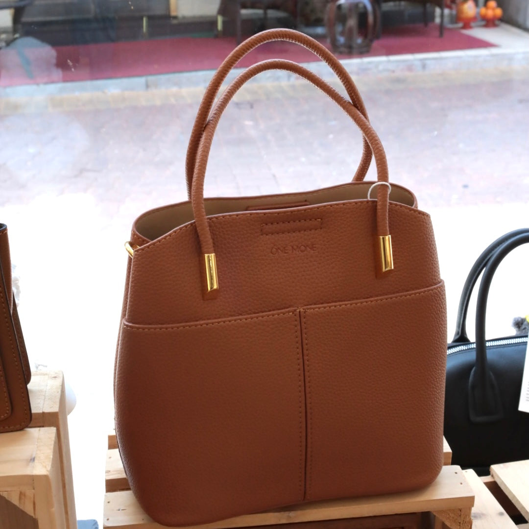 U Cloakroom | Multi-Functional Leather Bag