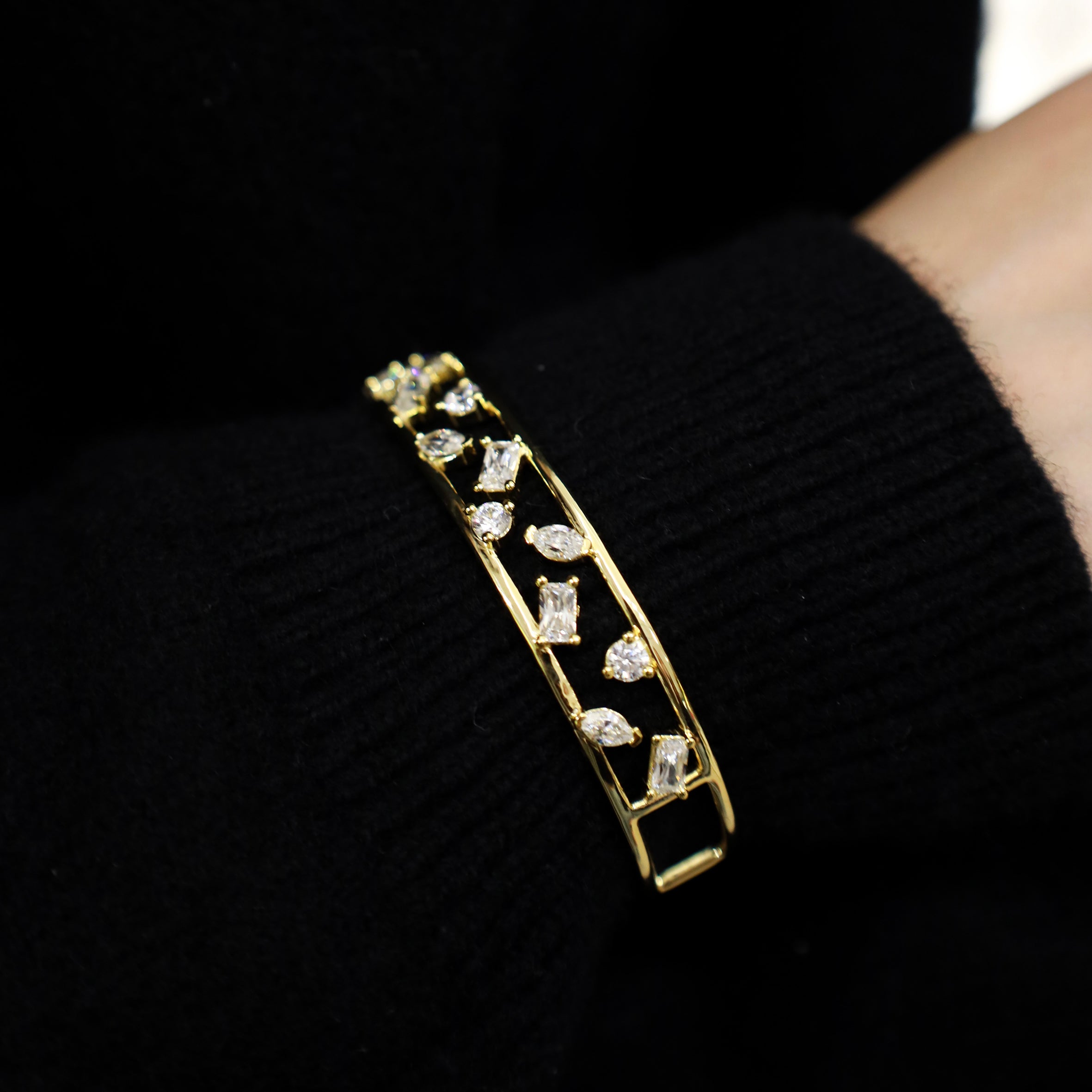 THE DREAMERS CUFF