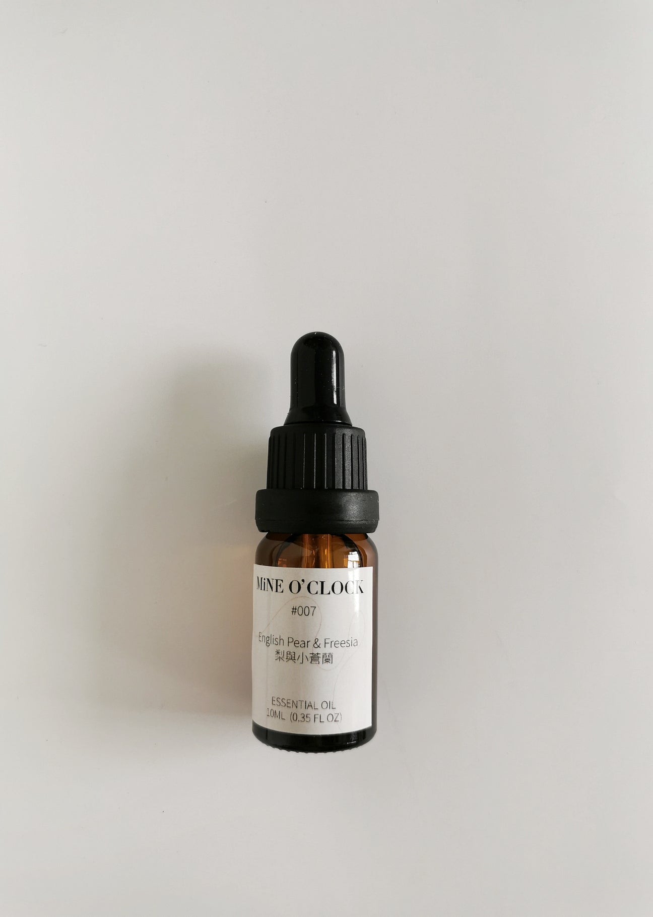 Aromatherapy essential oils (pear and freesia)