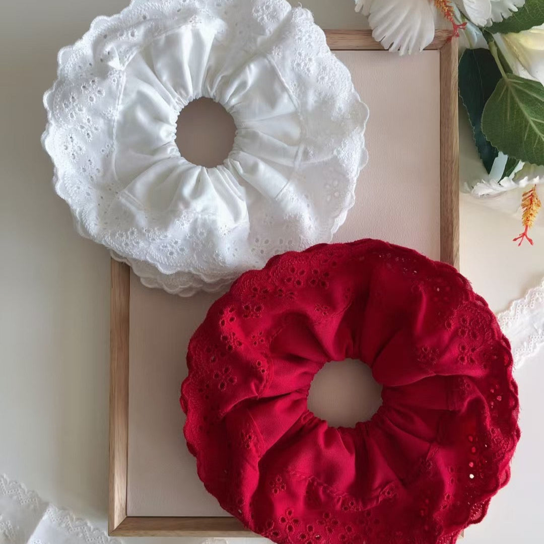 ChicStrands | Double Lace Srunchie