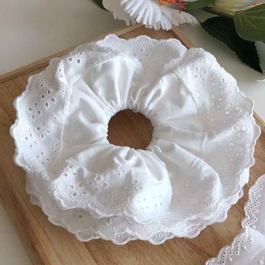 ChicStrands | Double Lace Srunchie