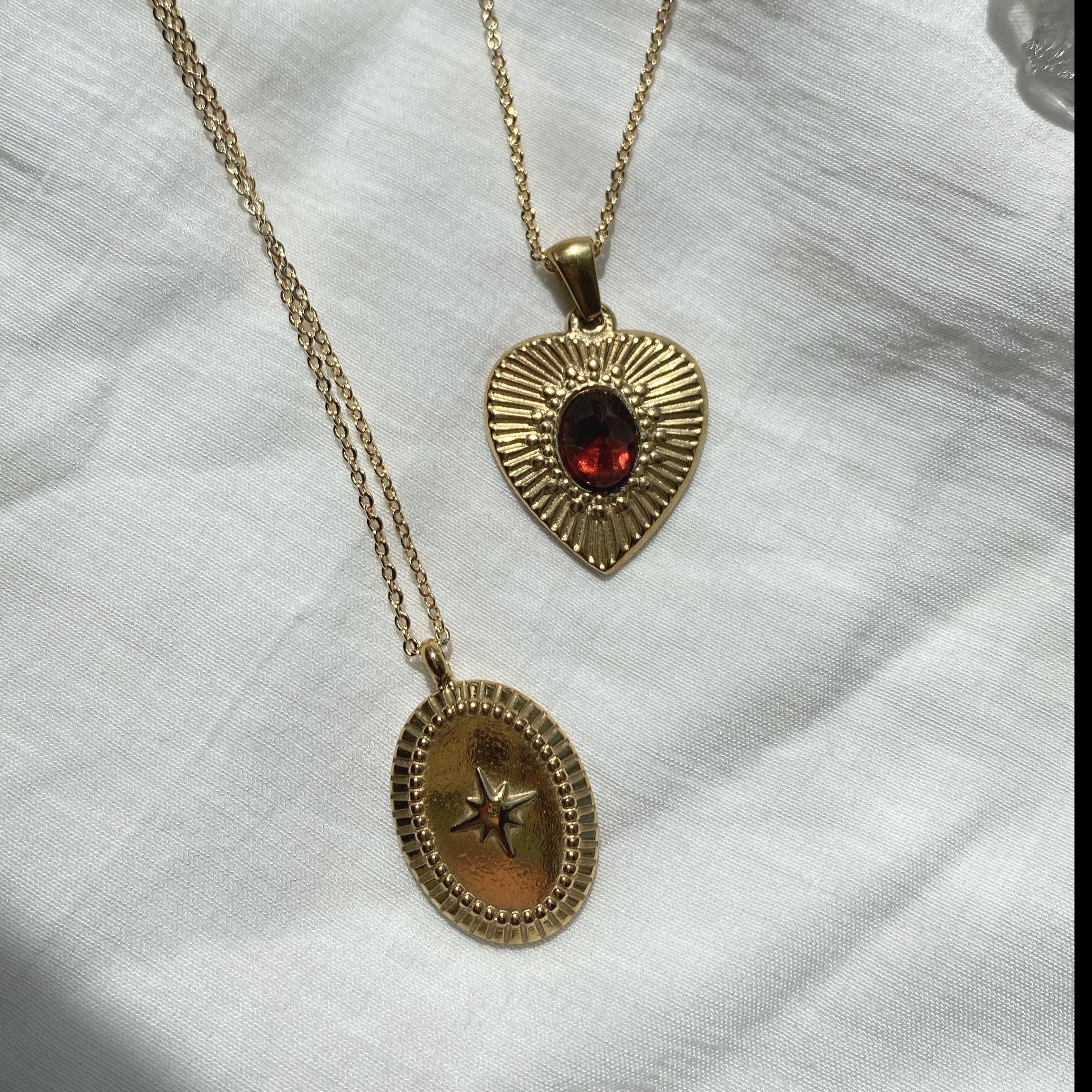 VINTAGE GLEAM NECKLACE