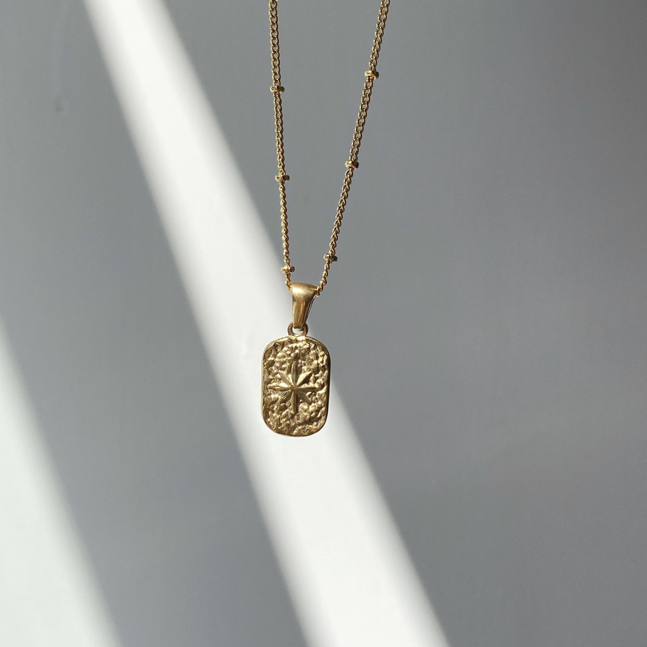 VINTAGE GLEAM NECKLACE