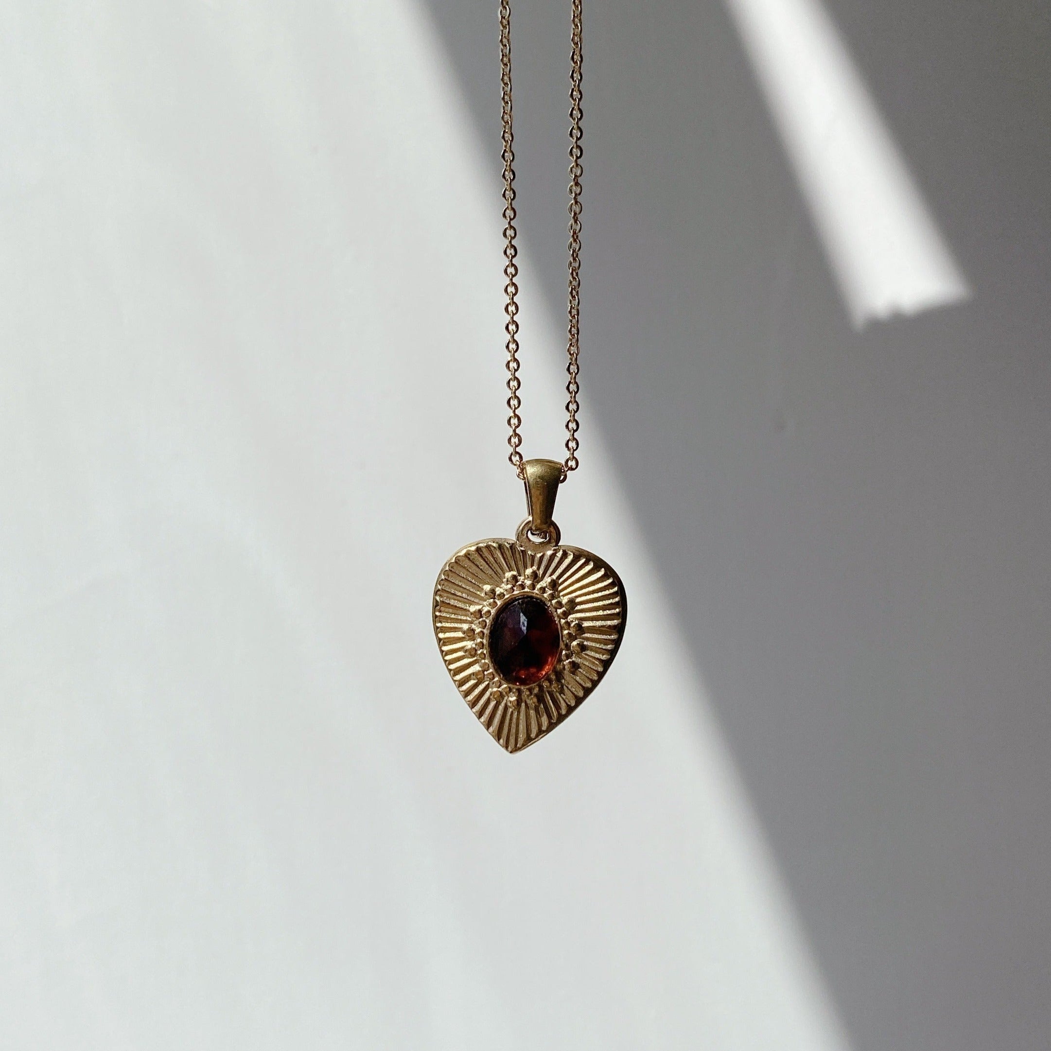 VINTAGE GLEAM NECKLACE