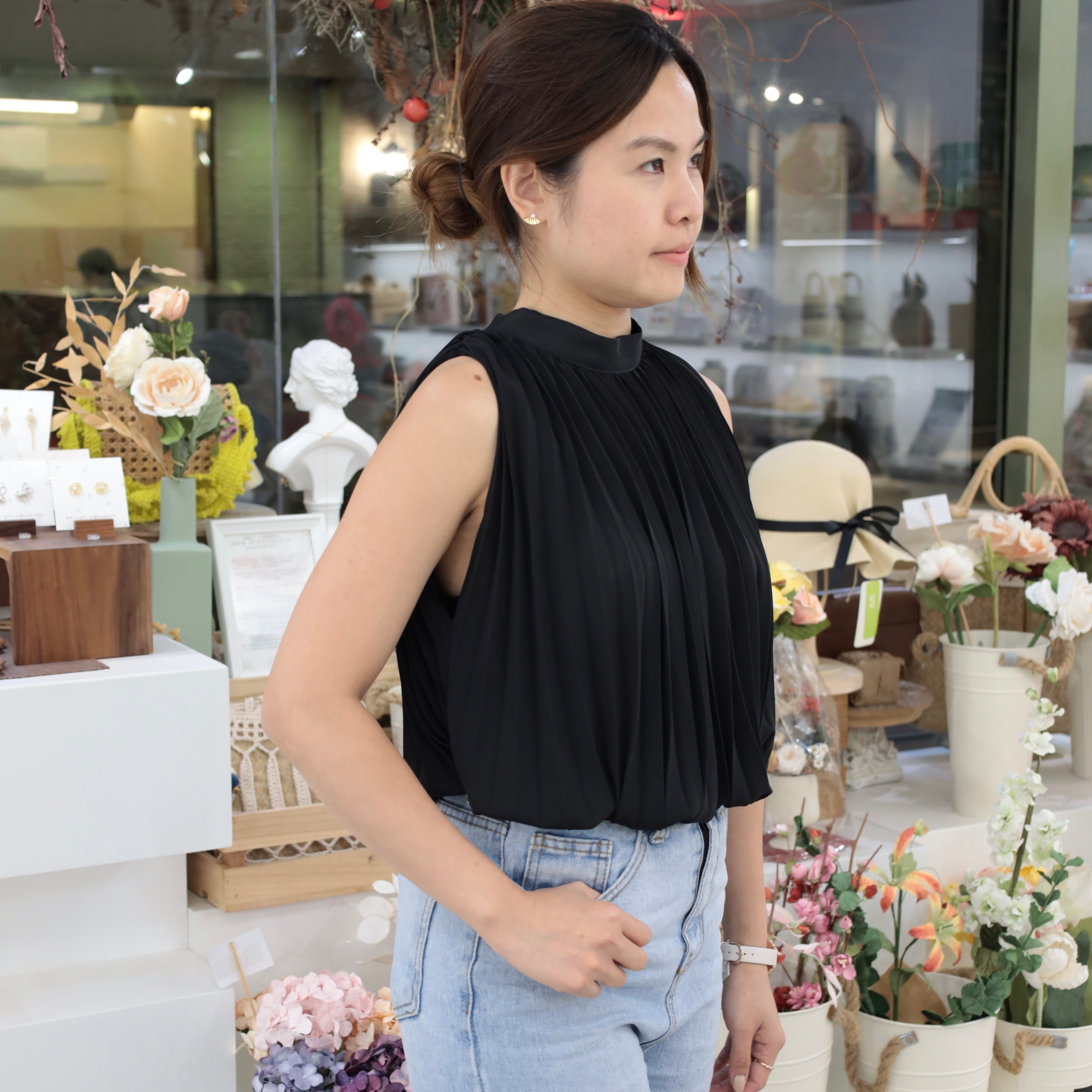 U Cloakroom | Pleated Mock Neck Tie-Back Sleeveless Top