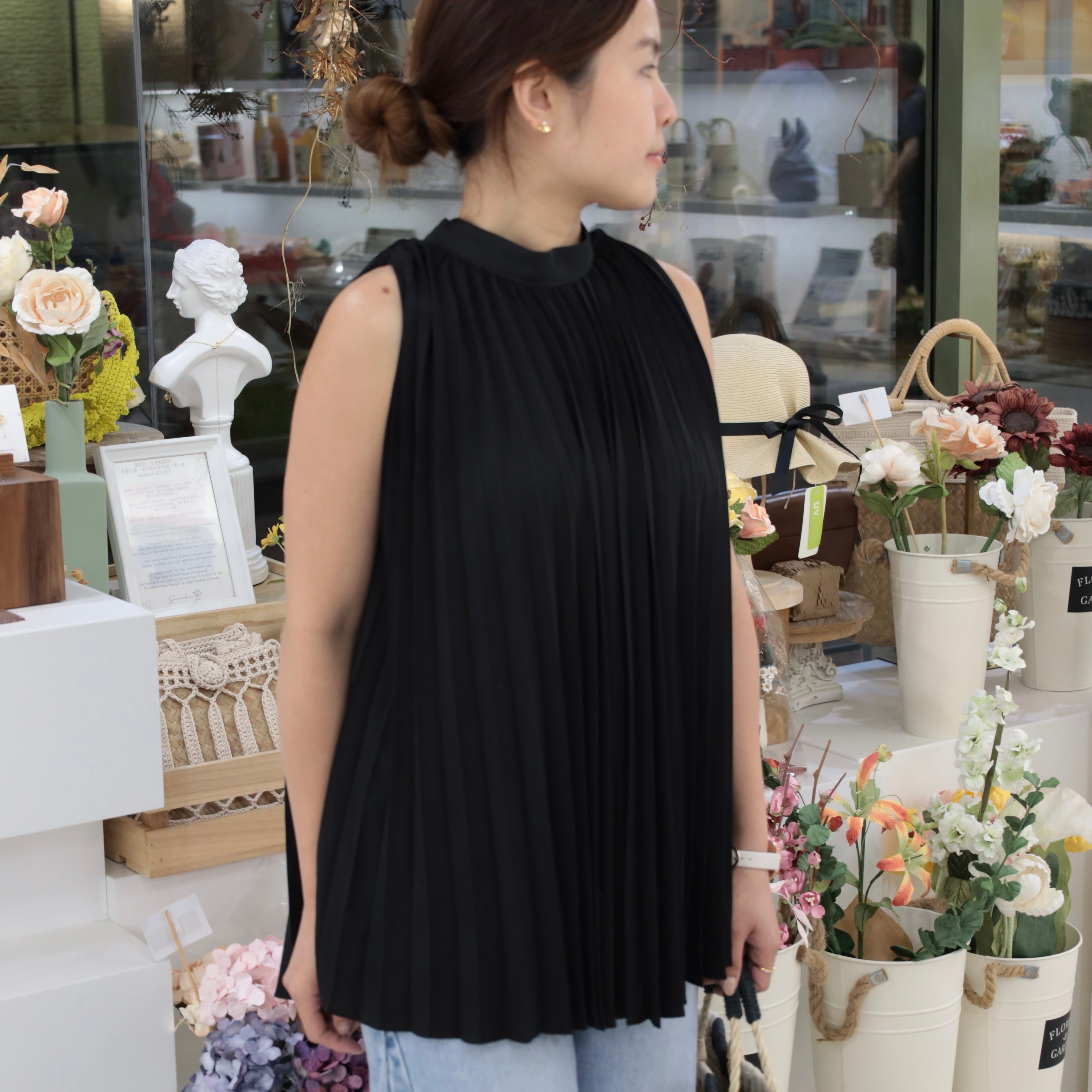 U Cloakroom | Pleated Mock Neck Tie-Back Sleeveless Top