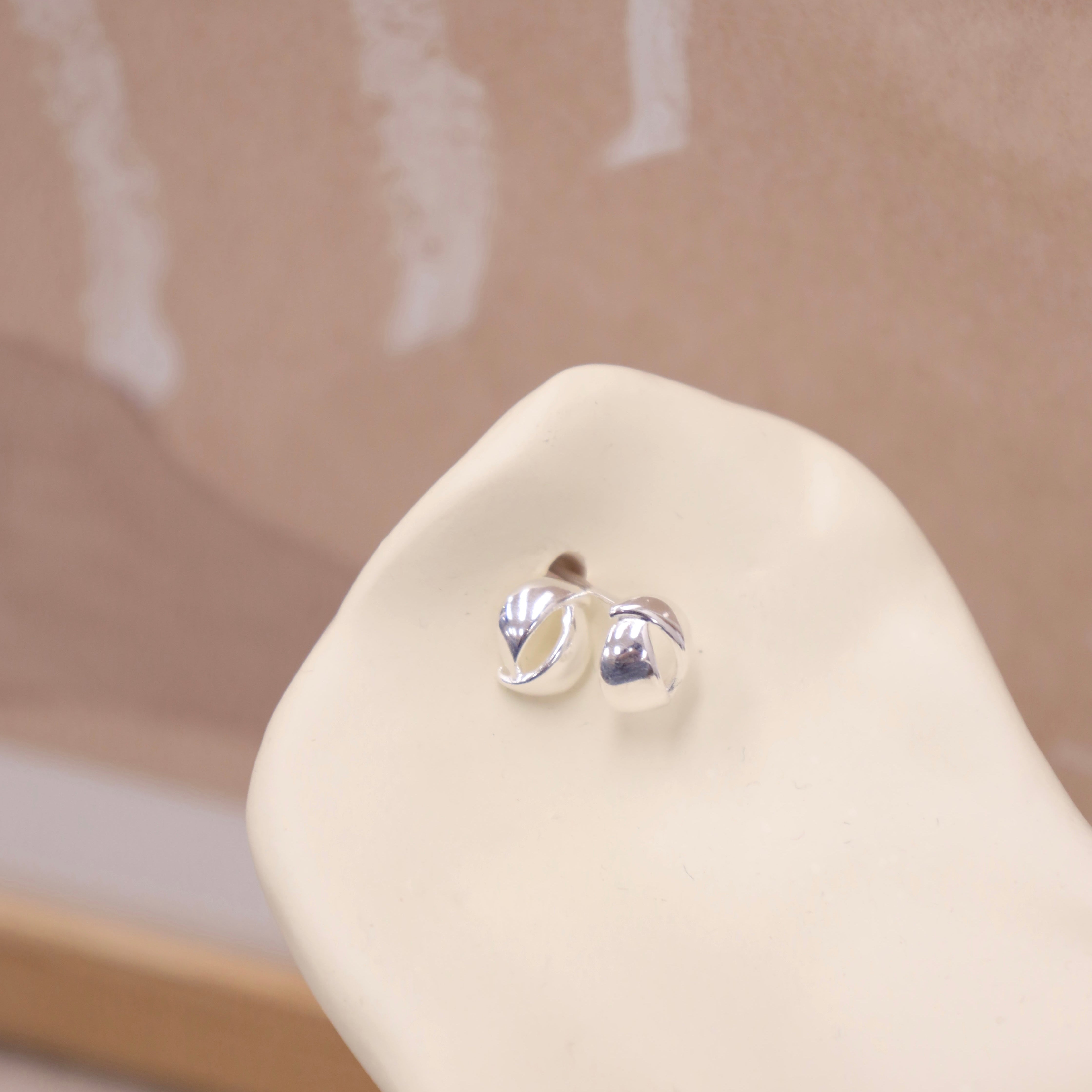 IKON | 925Silver Eyelet Earrings