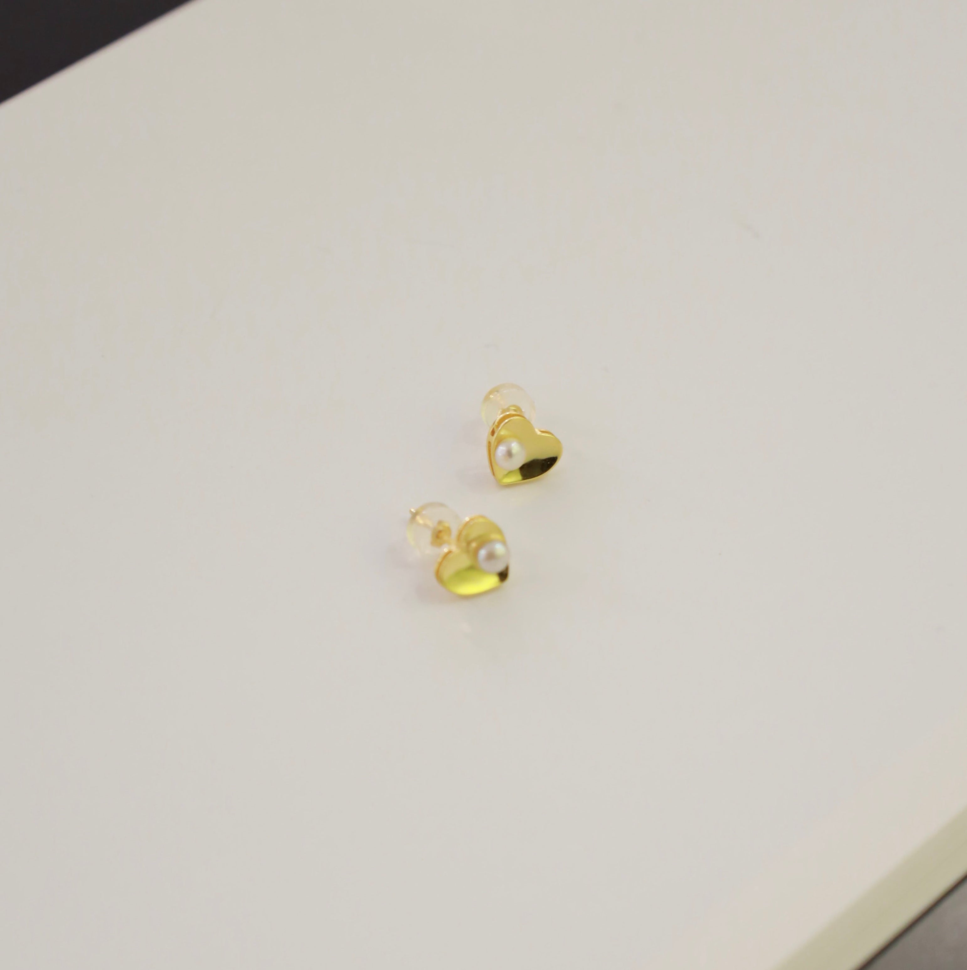 S.A.H. Studio | Dainty Pearl Heart Earrings
