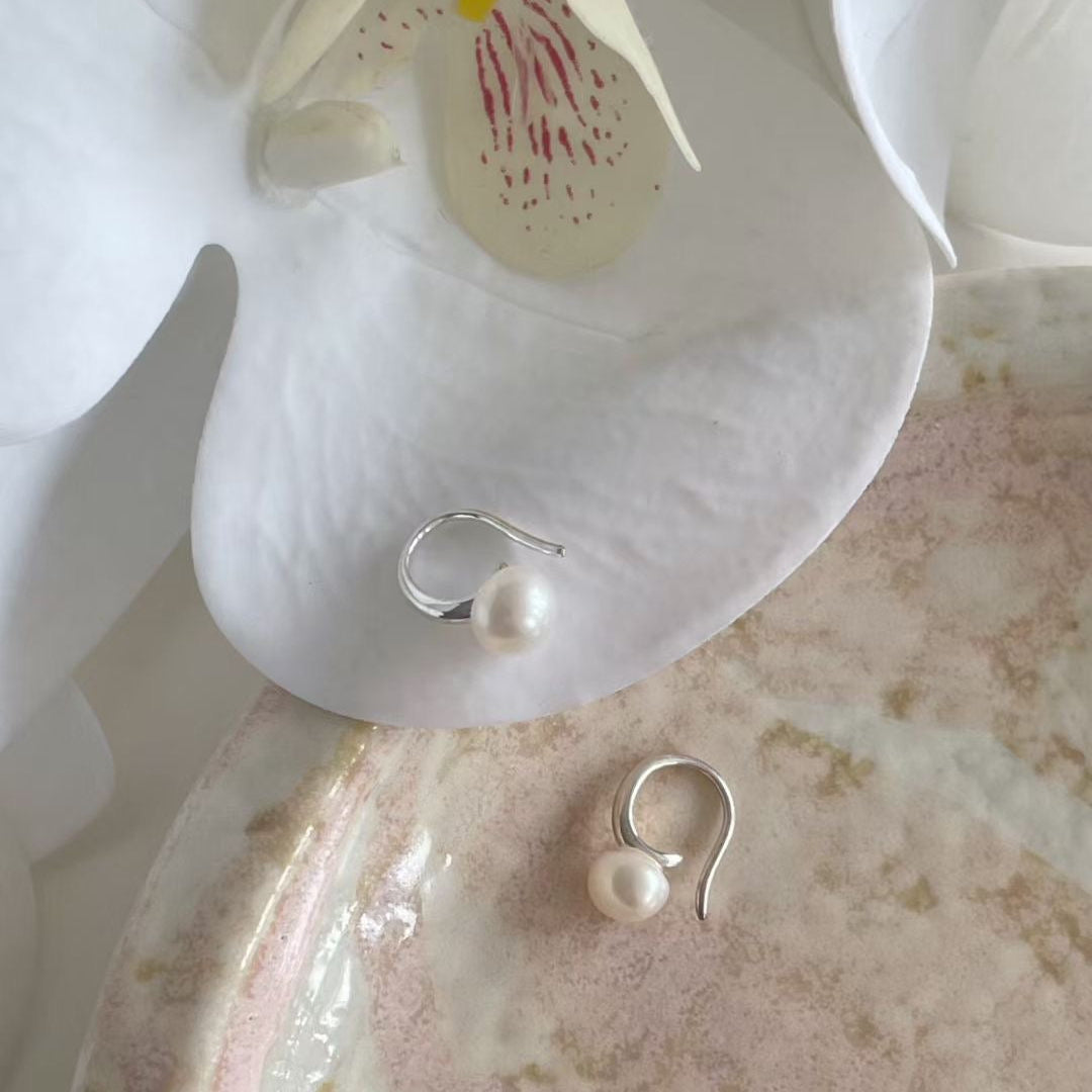 IKON  | 925Silver Freshwater Pearl Hook Earrings