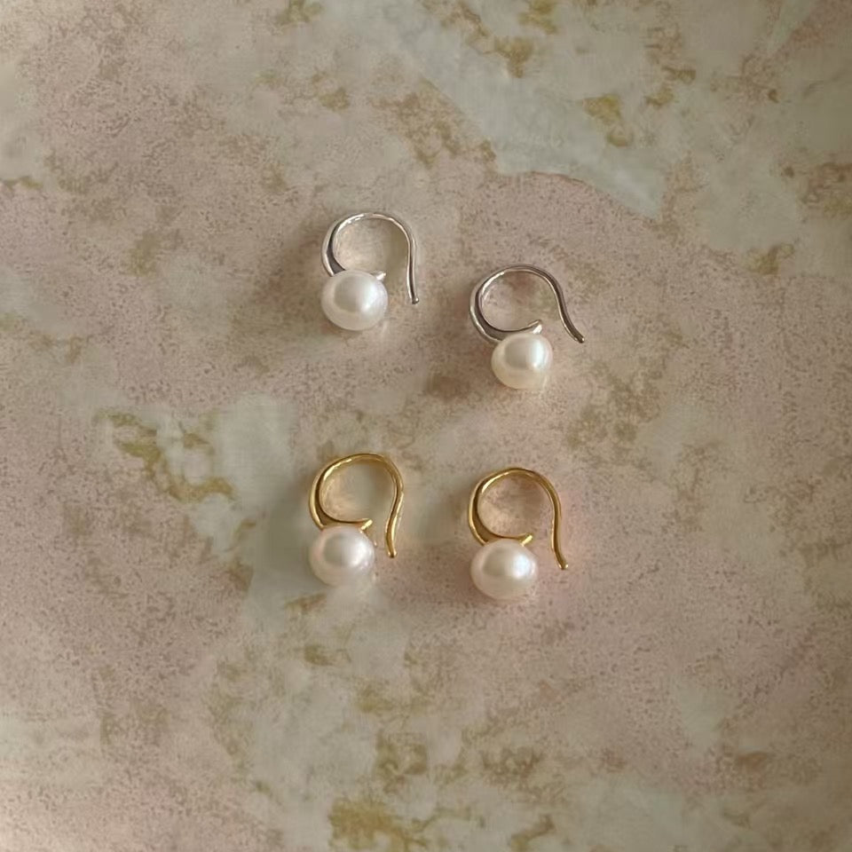 IKON  | 925Silver Freshwater Pearl Hook Earrings