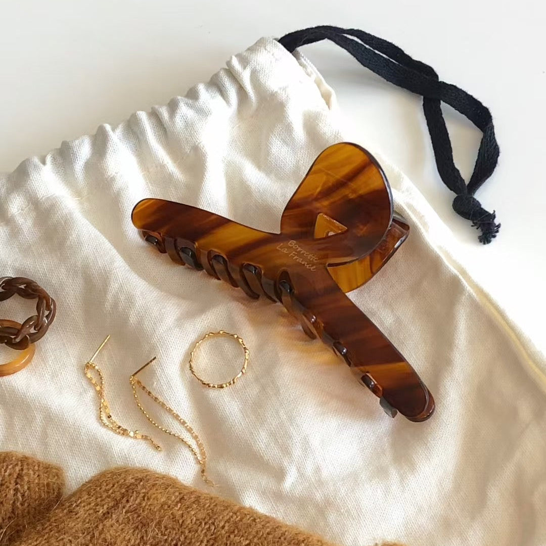 ChicStrands | France Lettering Hanger Hair Claws