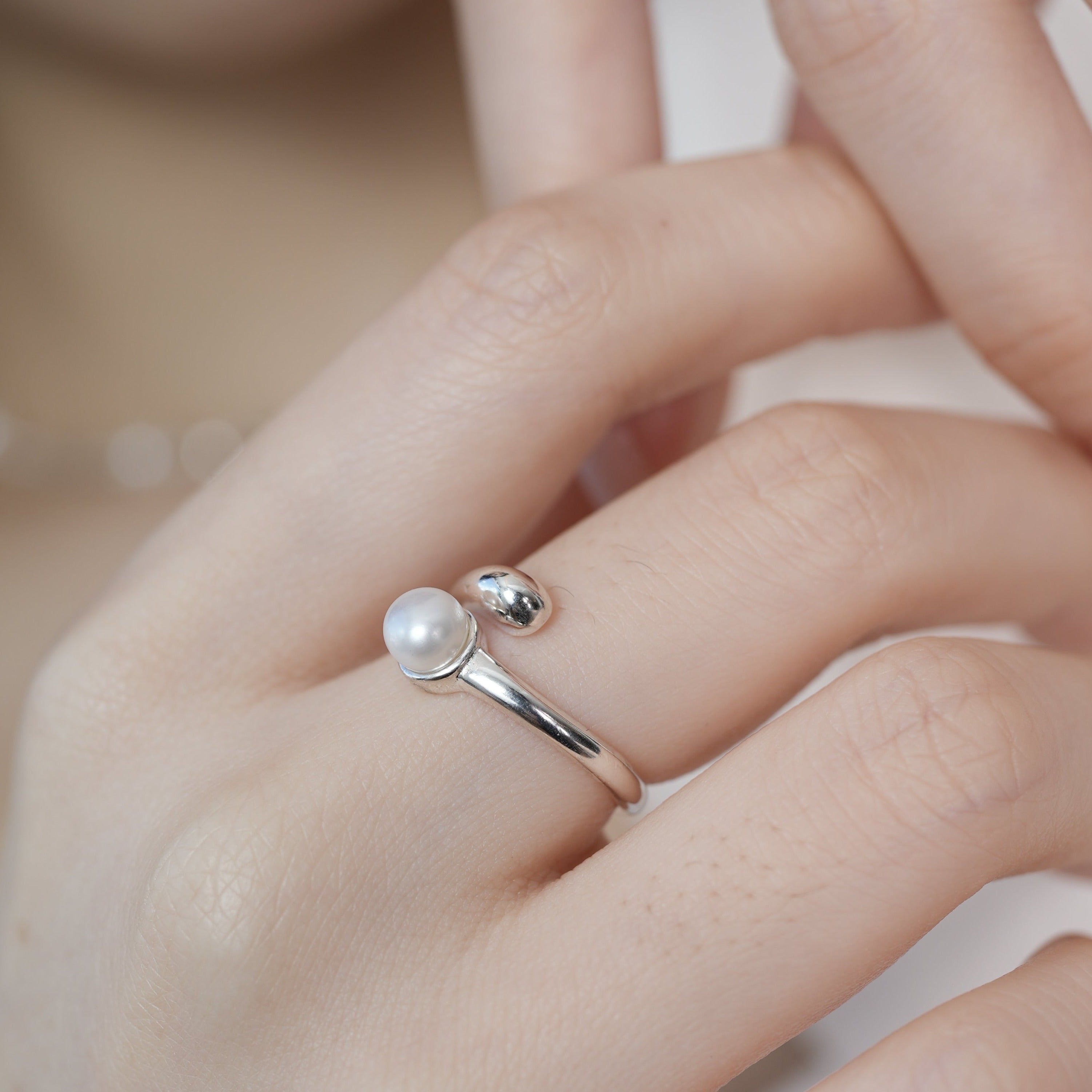 PEARL SPIRAL RING