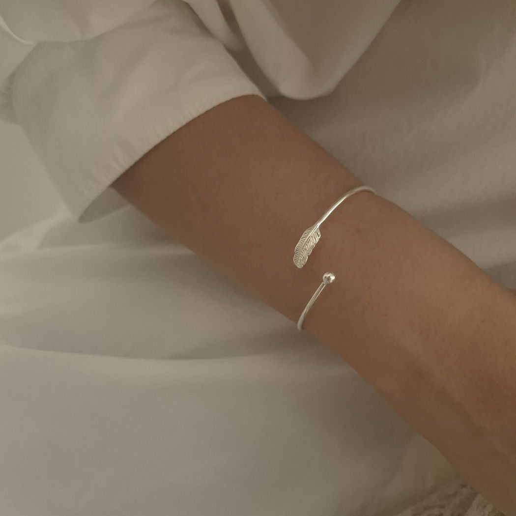 IKON DELUXE | 925Silver Aura Feather Open Bangle
