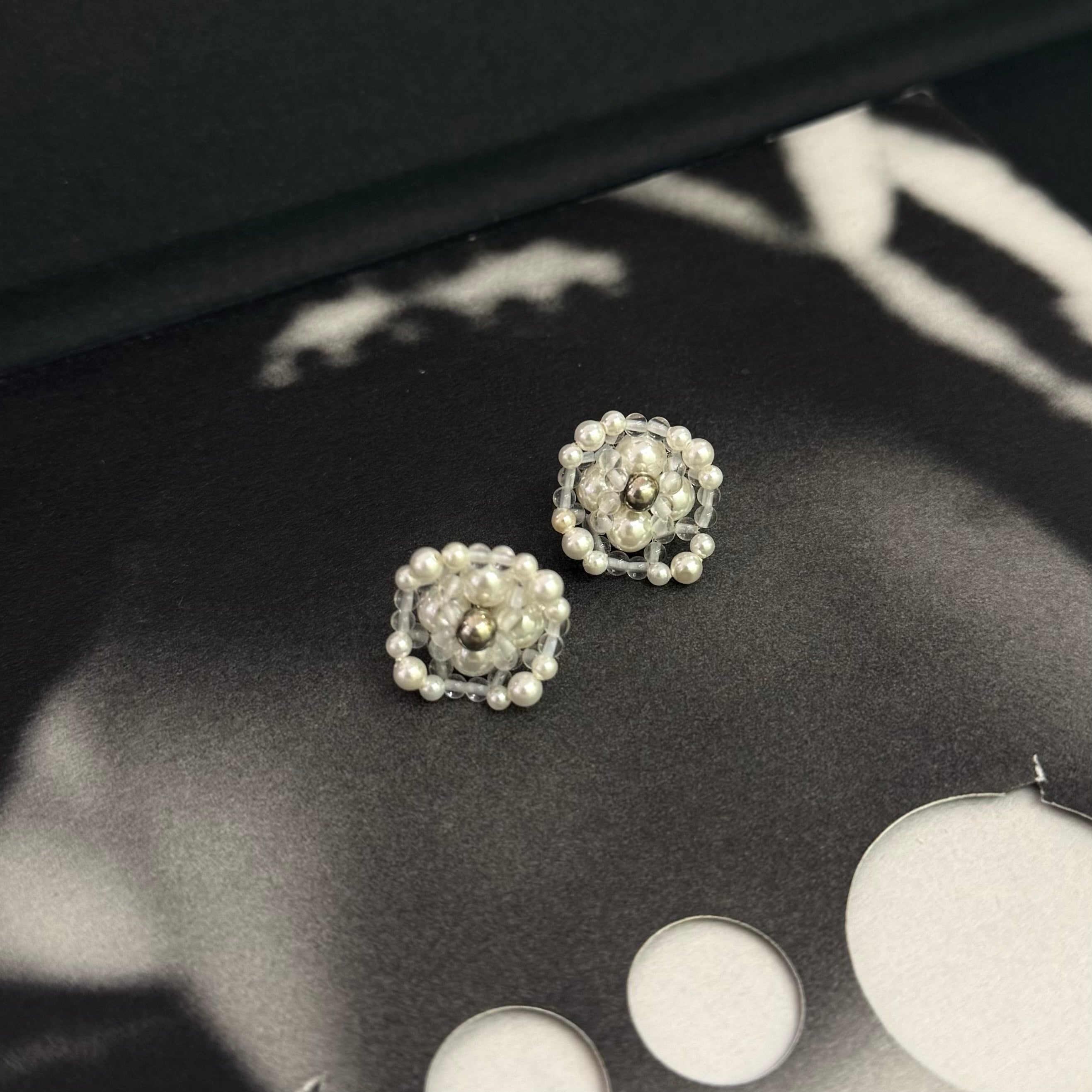 S.A.H. Studio | Pearl Cluster Studs Earrings