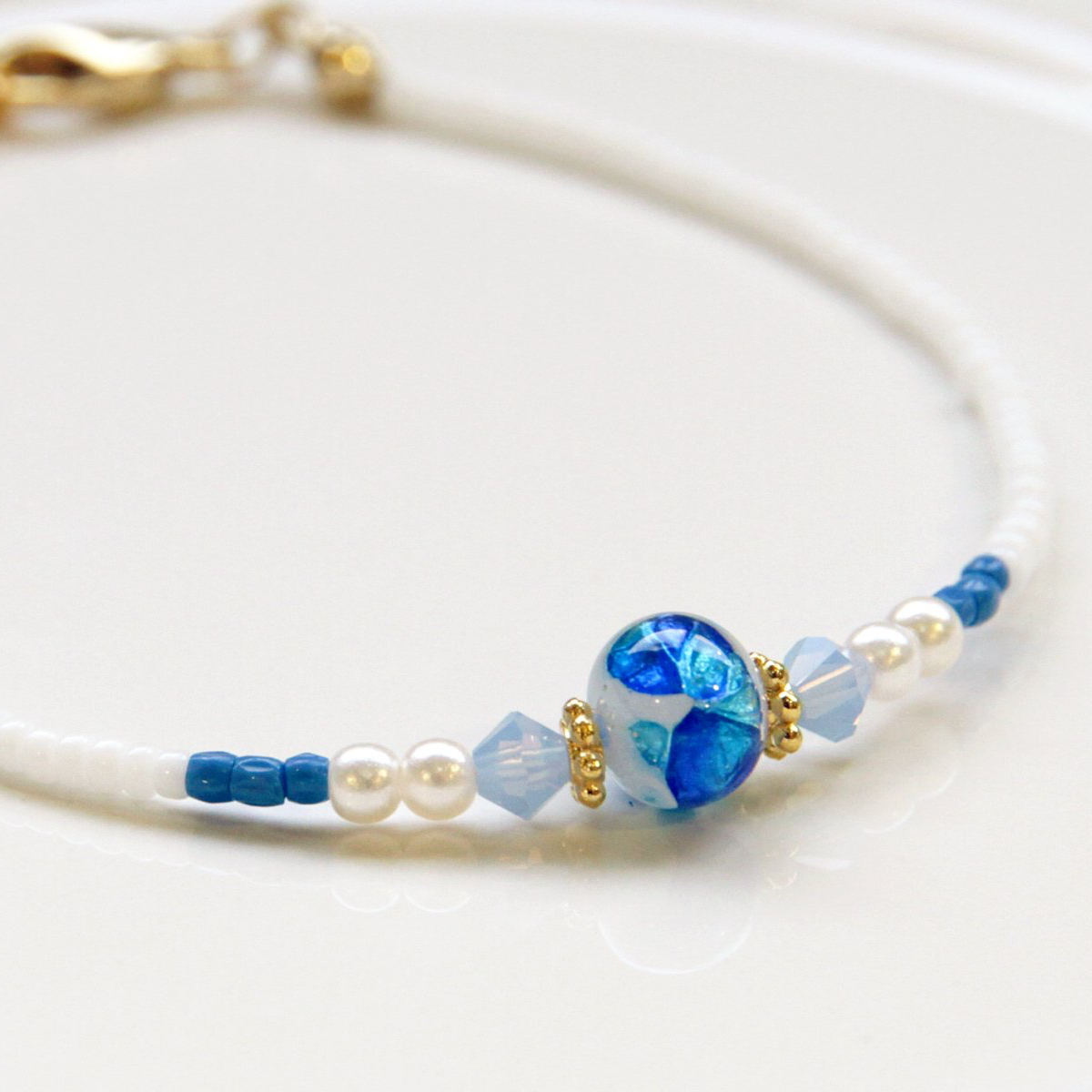 Zakkaholic | Jeenar Okinawa White Hotaru Glass 沖繩白螢琉璃手鏈