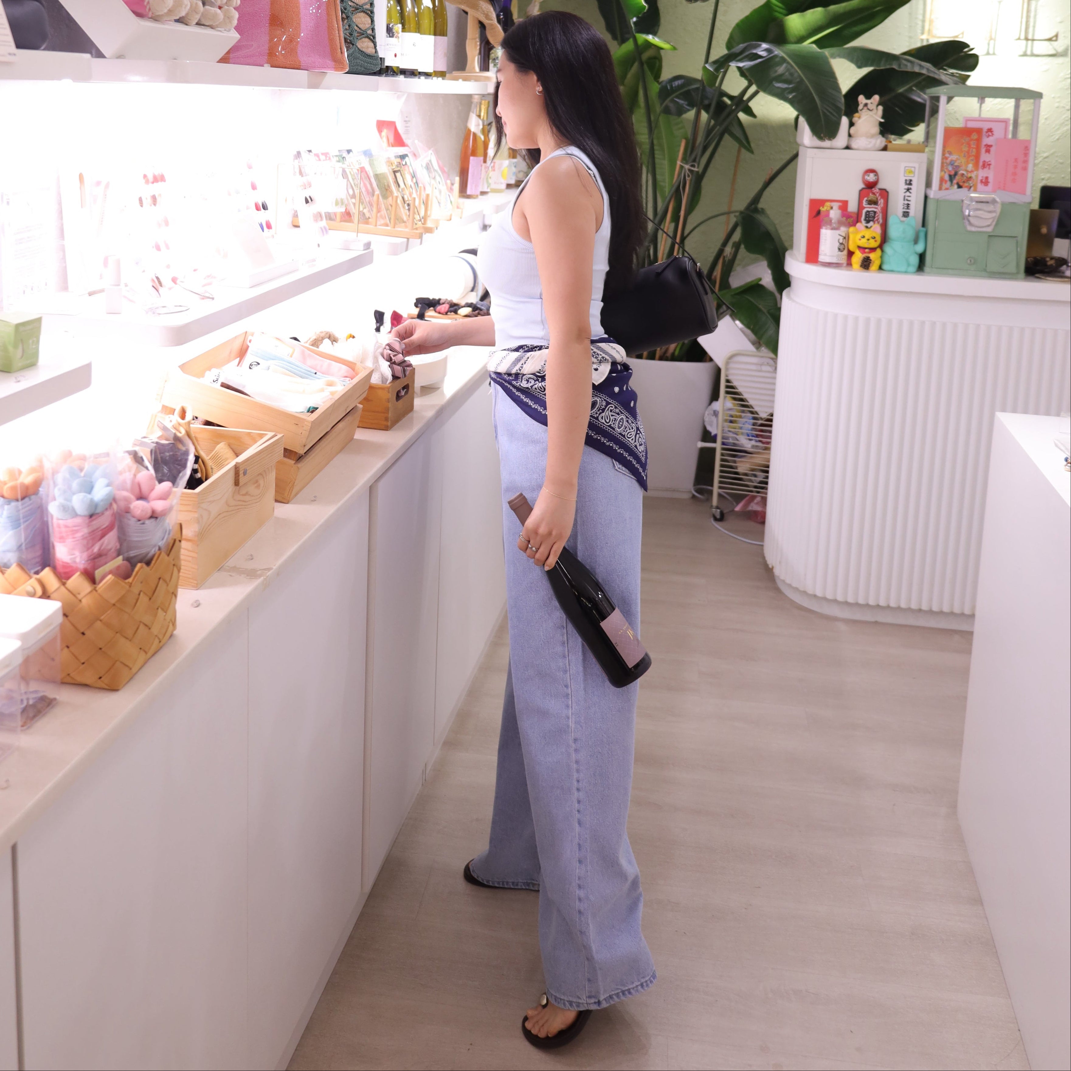 U Cloakroom | High-Waist Wide Jeans with Twin Silk Scarf Set