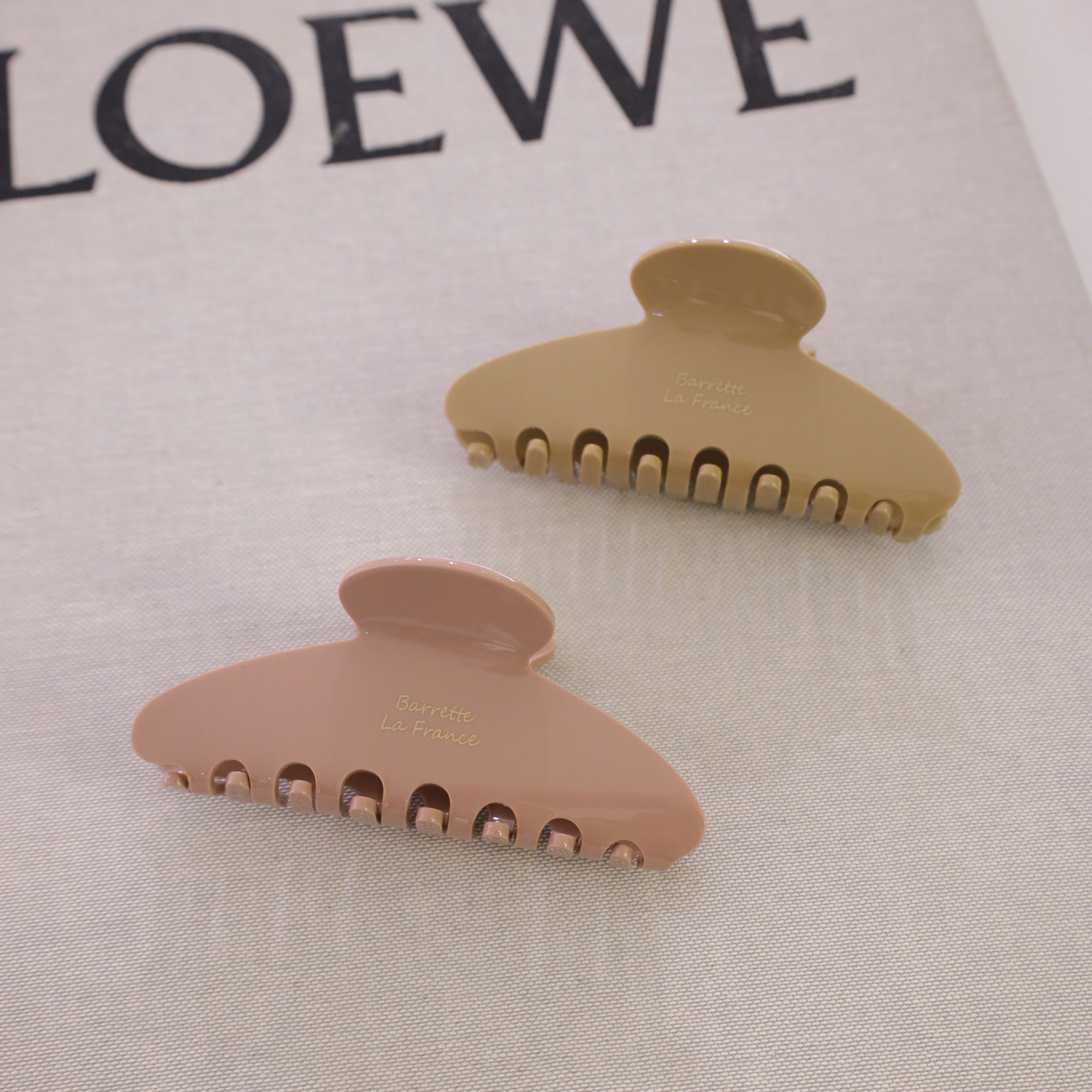 ChicStrands | France Lettering Aura Arc Hair Claws