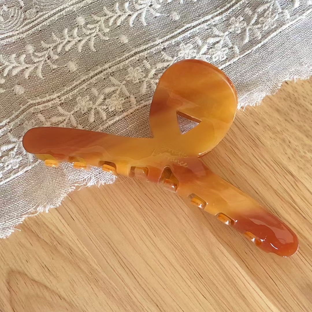 ChicStrands | France Lettering Hanger Hair Claws