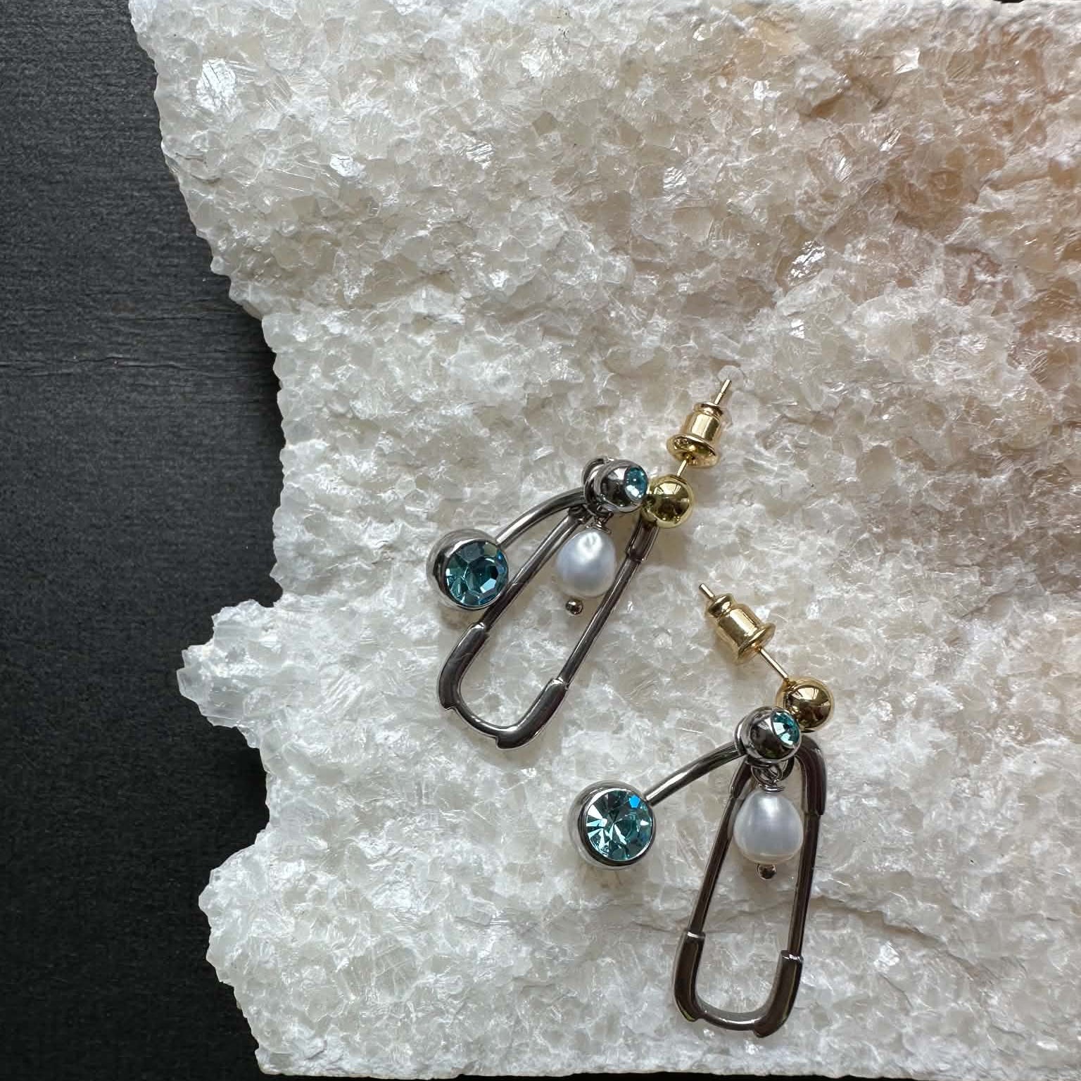MOR MOR CHU | AQUA SPARKLE EARRINGS