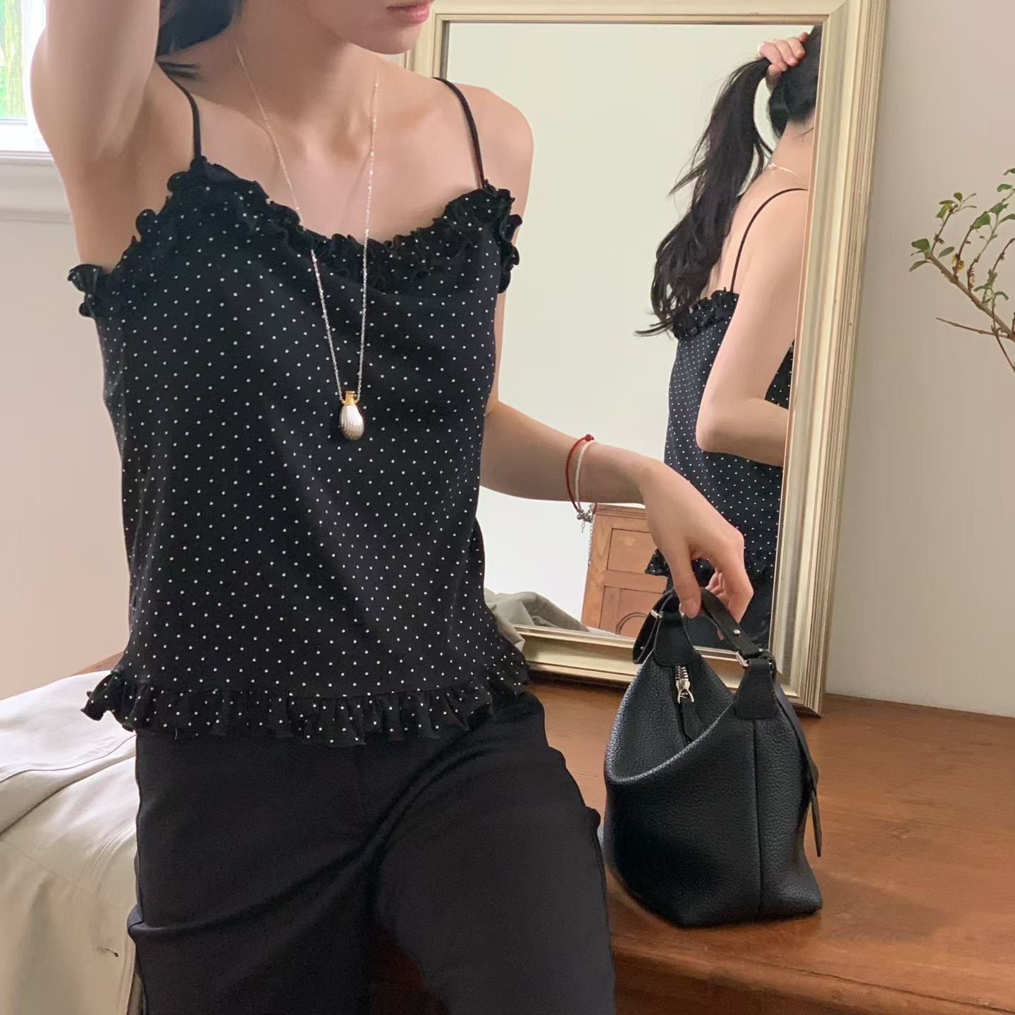 U Cloakroom | 優雅隨性牛皮半月包