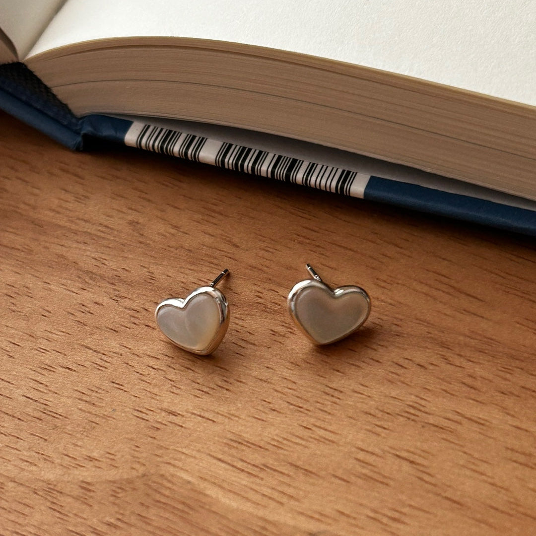 IKON  | 925Silver Soft Glow Mother‑of‑Pearl Heart Earrings